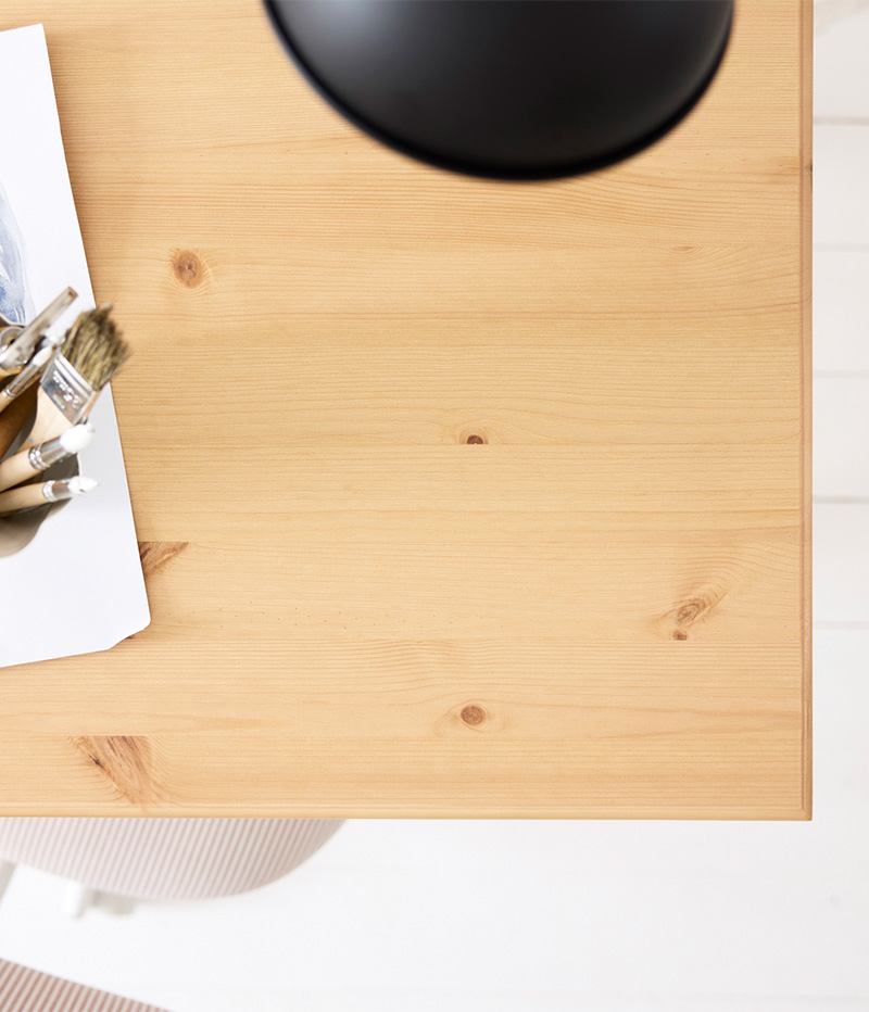 IKEA-bollpojke calisma masasi