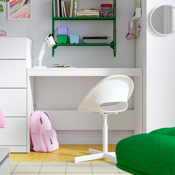 IKEA-lastare calisma masasi