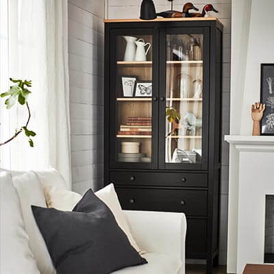 IKEA-hemnes venge kahverengi vitrin