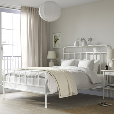 IKEA-stjarno cift kisilik karyola