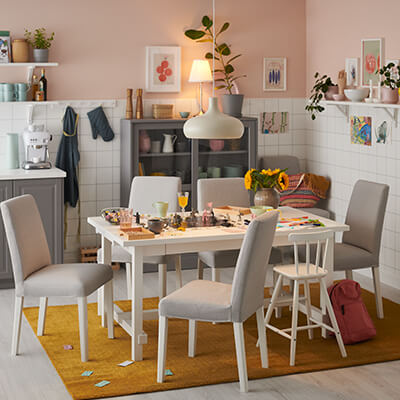IKEA-bergmund beyaz acik gri kumas sandalye 01
