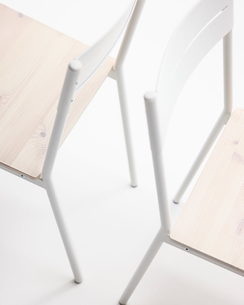 IKEA-buslatt beyaz cam sandalye 02