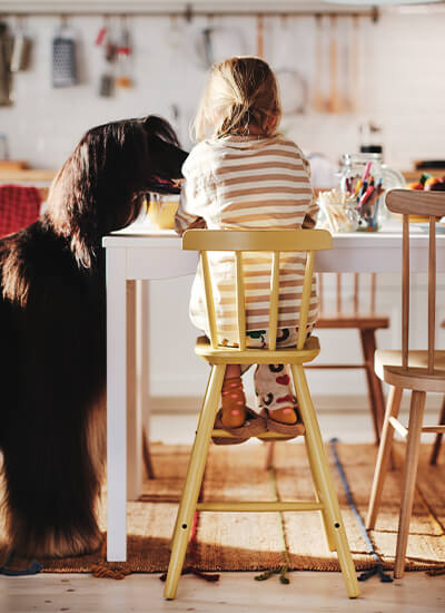 IKEA-agam acik bej sari cocuk sandalyesi 01