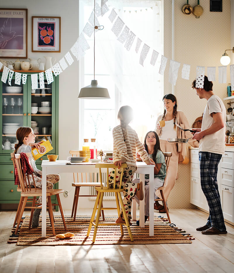 IKEA-hauga beyaz 4 kisilik mutfak masasi 01