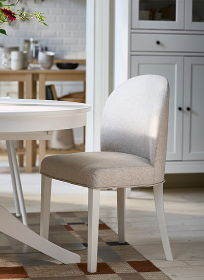 IKEA-rosentorp acik bej beyaz kumas sandalye 01