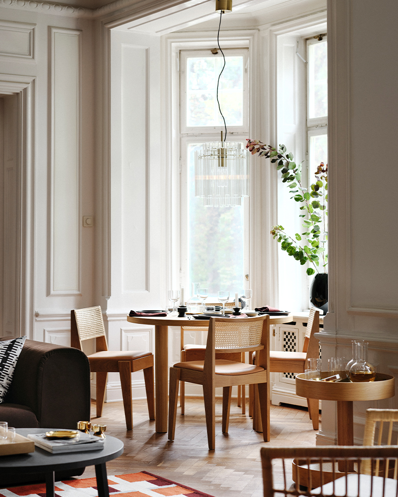 IKEA-stockholm 2025 mese kaplama mese rattan 4 sandalyeli yemek masasi takimi 01