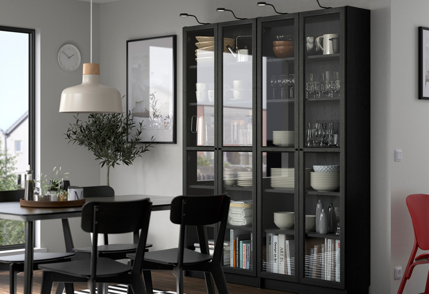 IKEA-tyssedal gardirop kapagi