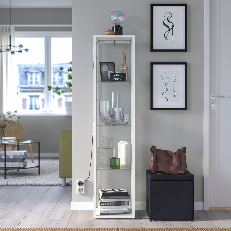 IKEA-blaliden vitrin