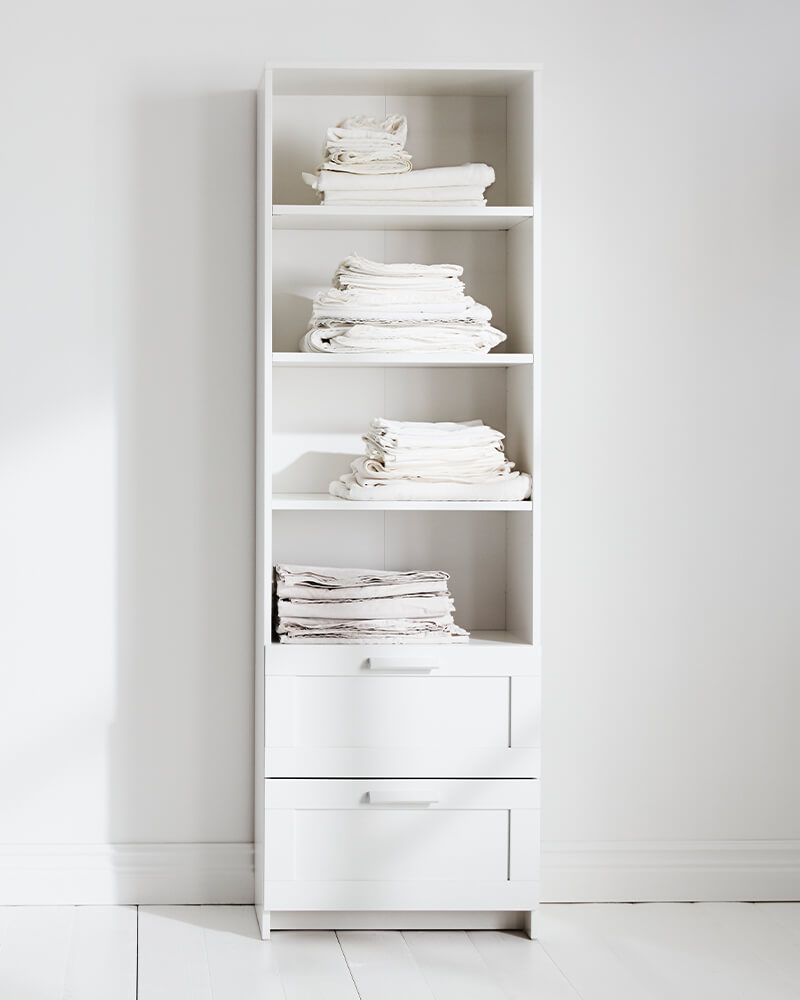 IKEA-brimnes beyaz cekmeceli kitaplik 01