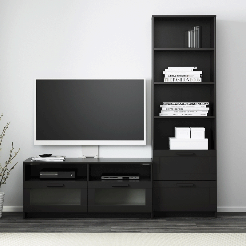 IKEA-gunde siyah katlanir sandalye