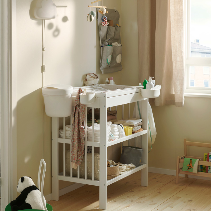 IKEA-gulliver alt degistirme masasi