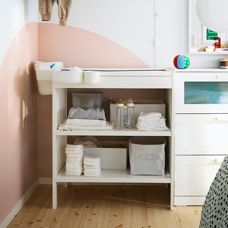 IKEA-gulliver beyaz alt degistirme masasi 01