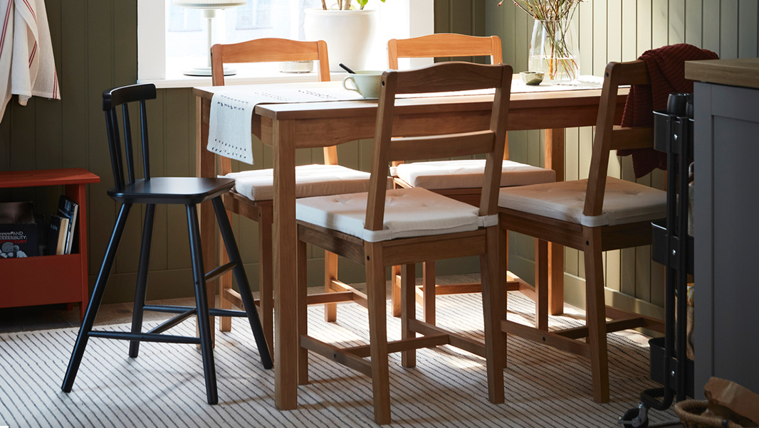IKEA-hagernas ahsap sandalye