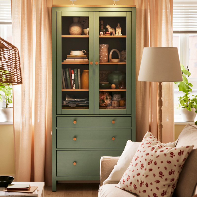 IKEA-hemnes vitrin