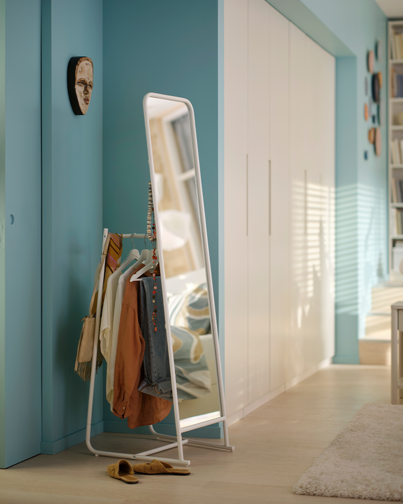 IKEA-knapper beyaz ayakli boy aynasi 01