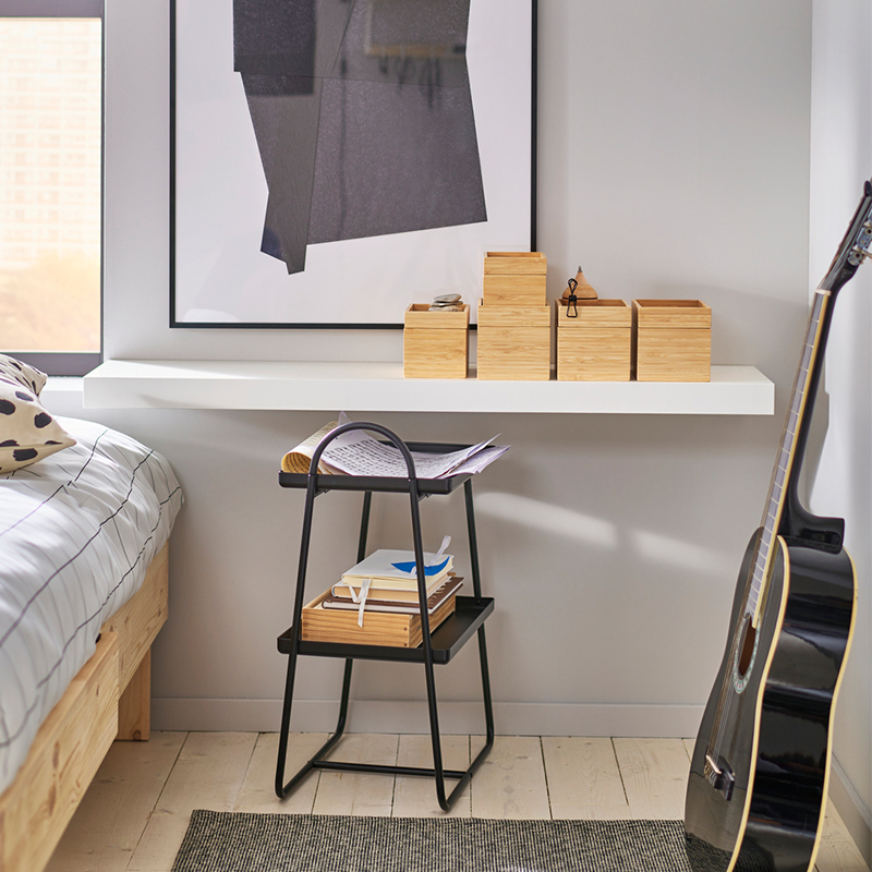 IKEA-lack ayaksiz duvar rafi