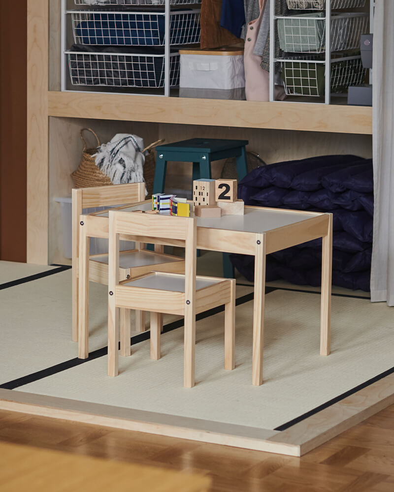 IKEA-latt beyaz cam cocuk masa seti 01