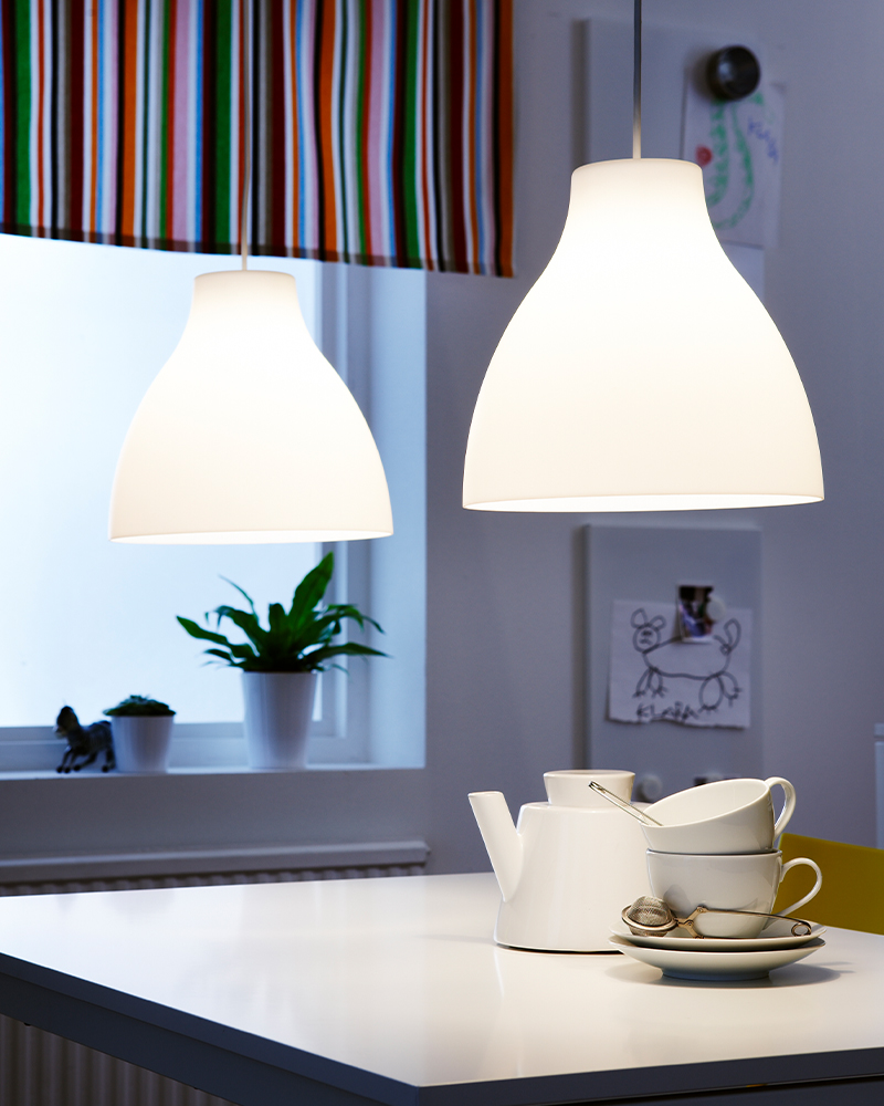 IKEA-melodi beyaz sarkit lamba 01