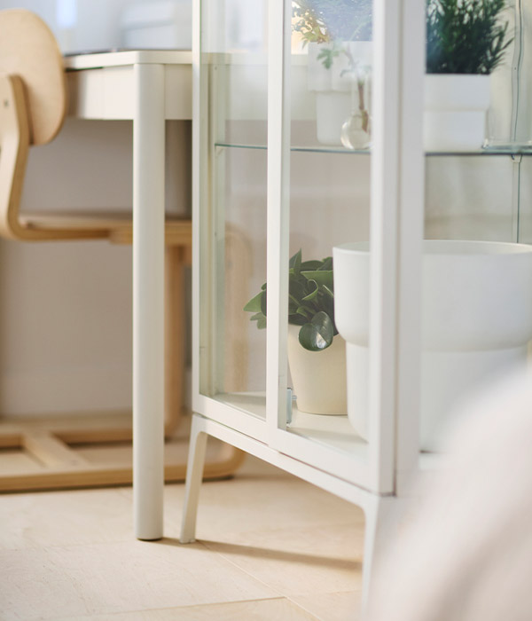 IKEA-milsbo vitrin 1