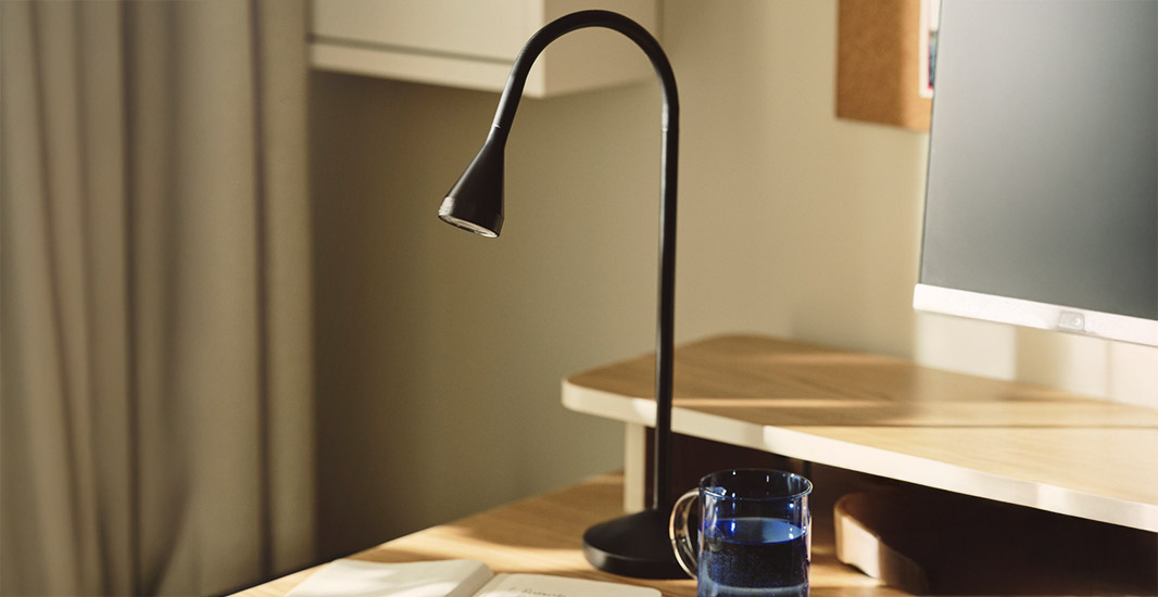 IKEA-navlinge calisma masasi lambasi