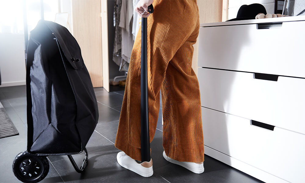 IKEA-omtanksam antrasit ayakkabi cekecegi 01