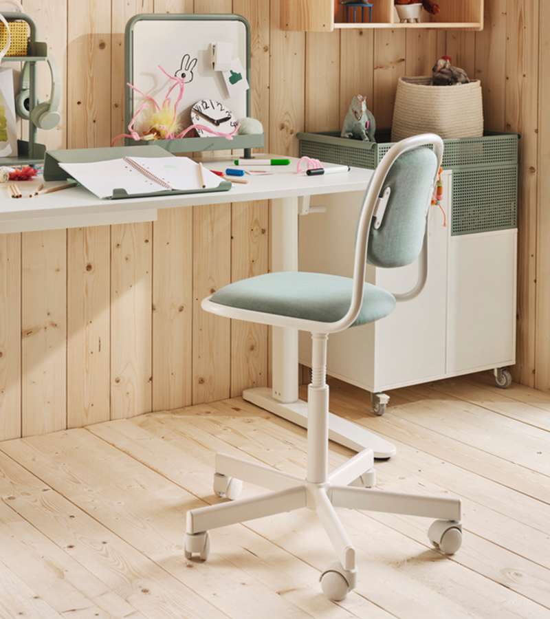 IKEA-orfjall cocuk calisma sandalyesi 3