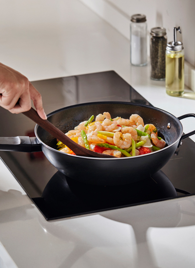 IKEA-blagylta yapismaz kaplama siyah wok tava