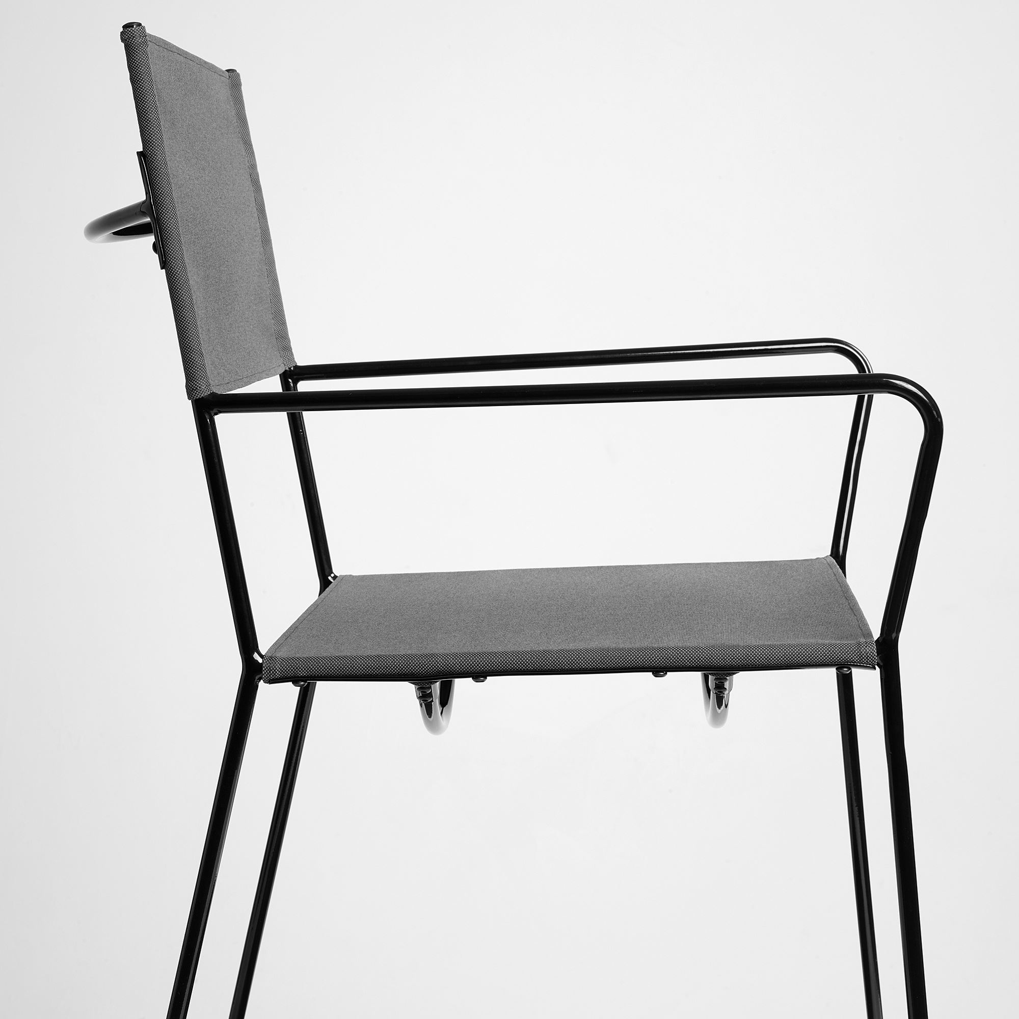 HÖGALT black-Alvsborg dark grey chair with armrests - 00534451 | IKEA