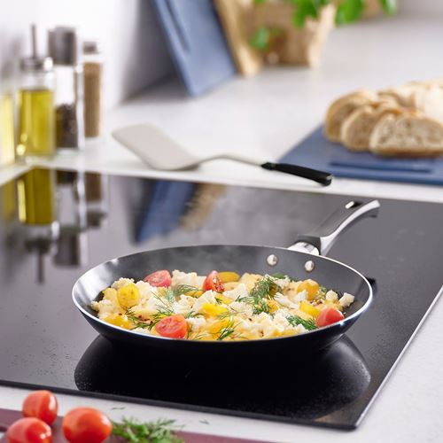 IKEA - TAGGHAJ, frying pan, non-stick coating black, 24 cm