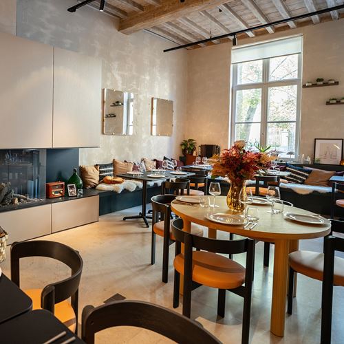 IKEA - STOCKHOLM 2025, yuvarlak yemek masası, meşe kaplama, 4 kişilik