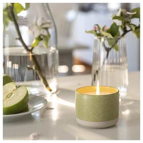 IKEA - LÖVSKOGSLUND, seramik kapta kokulu mum, parlak bej-sarı, 25 saat